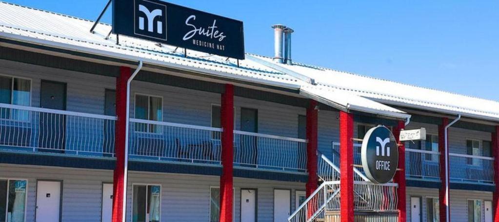 Medicine Hat Inn & Suites Luaran gambar