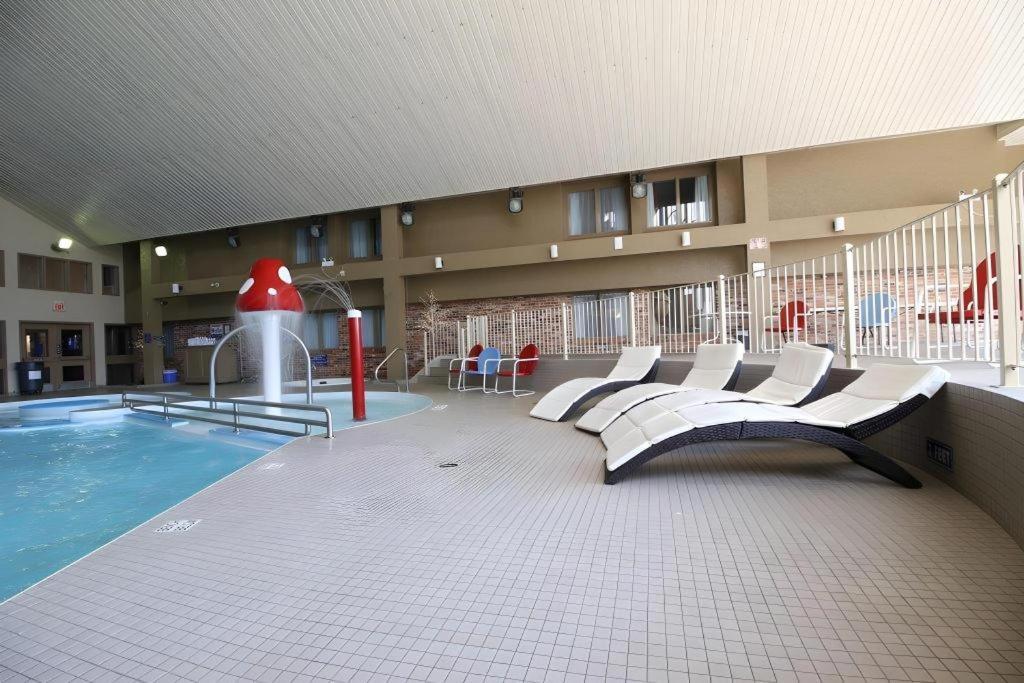 Medicine Hat Inn & Suites Luaran gambar