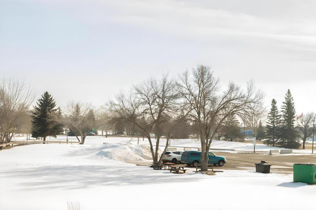 Medicine Hat Inn & Suites Luaran gambar