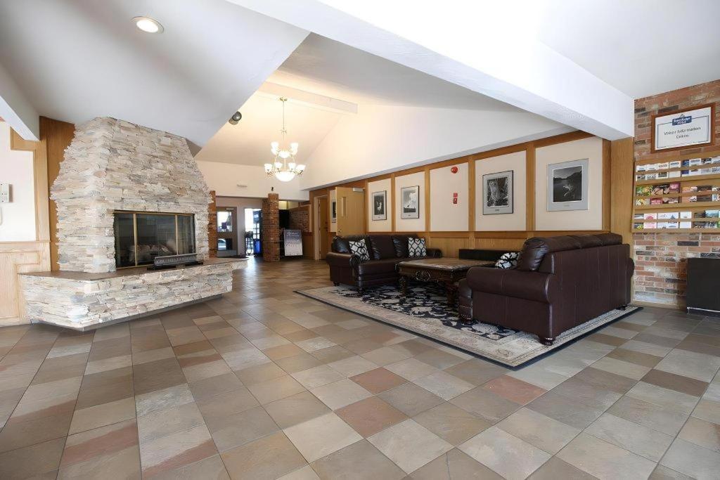 Medicine Hat Inn & Suites Luaran gambar