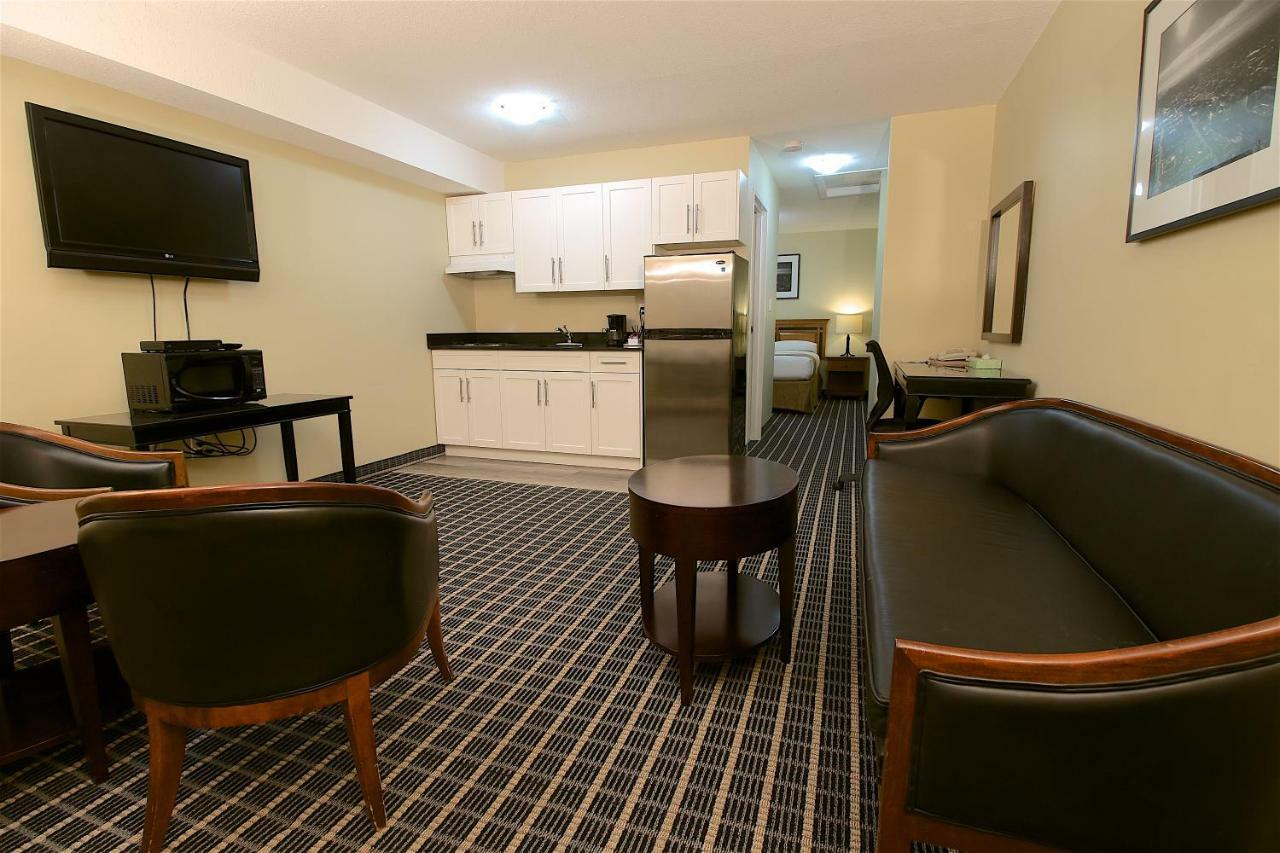 Medicine Hat Inn & Suites Luaran gambar